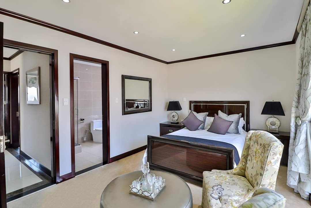 Cluster for rent in Fourways, Sandton, 250 m²