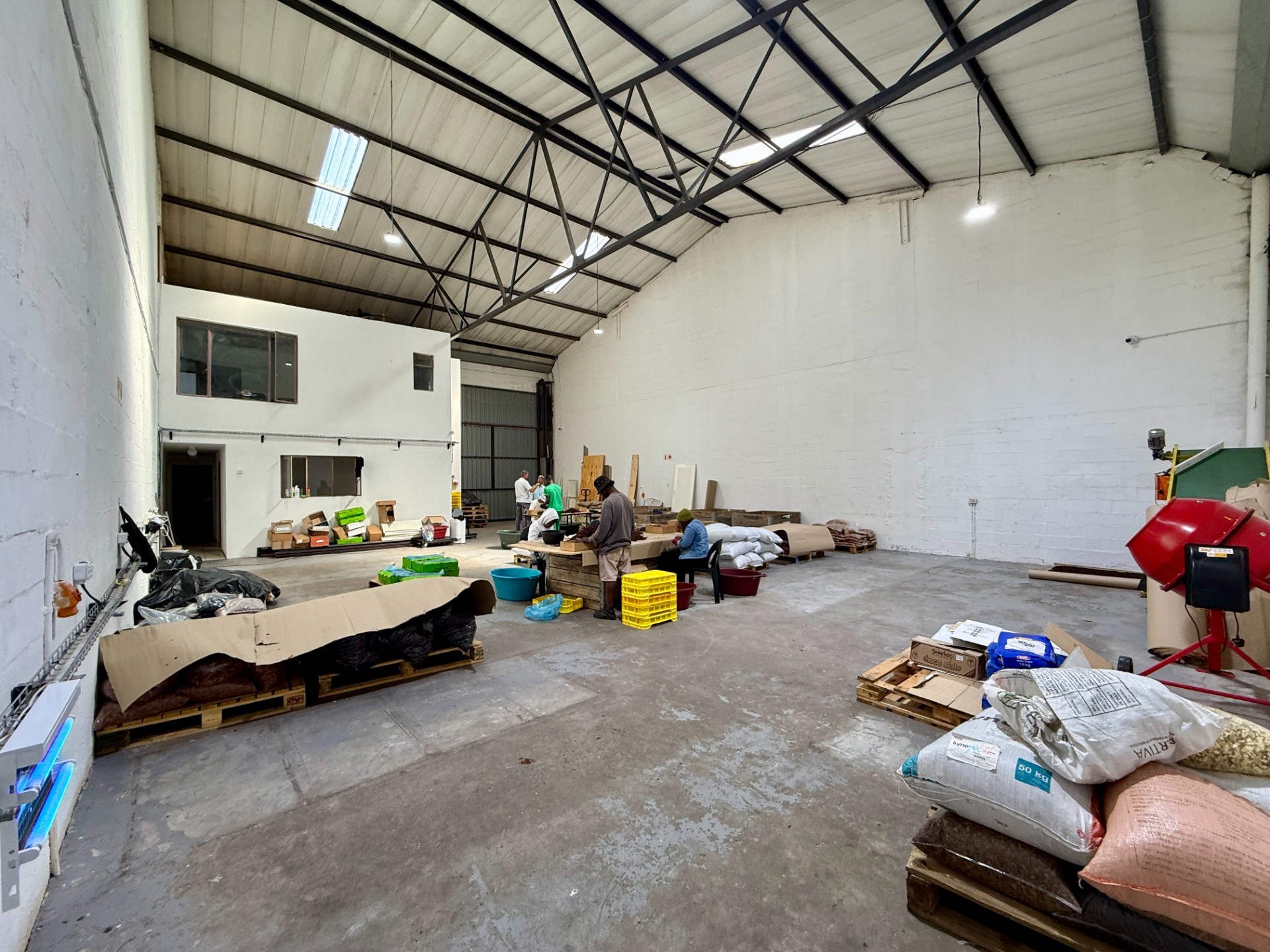 Warehouse for rent in Killarney Gardens, Milnerton, 315 m²