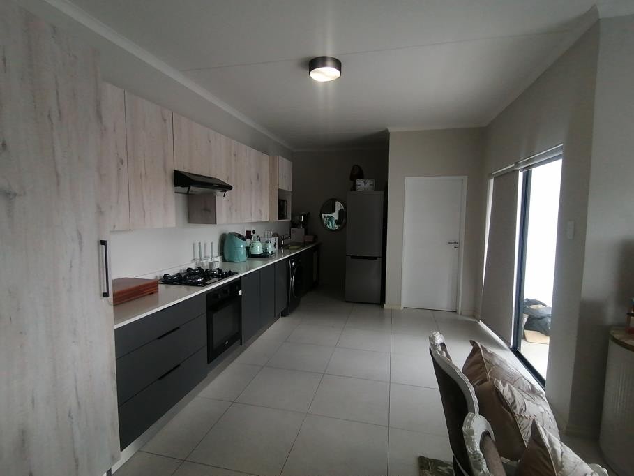 Apartment for rent in Carlswald Estate, Midrand, 70 m²