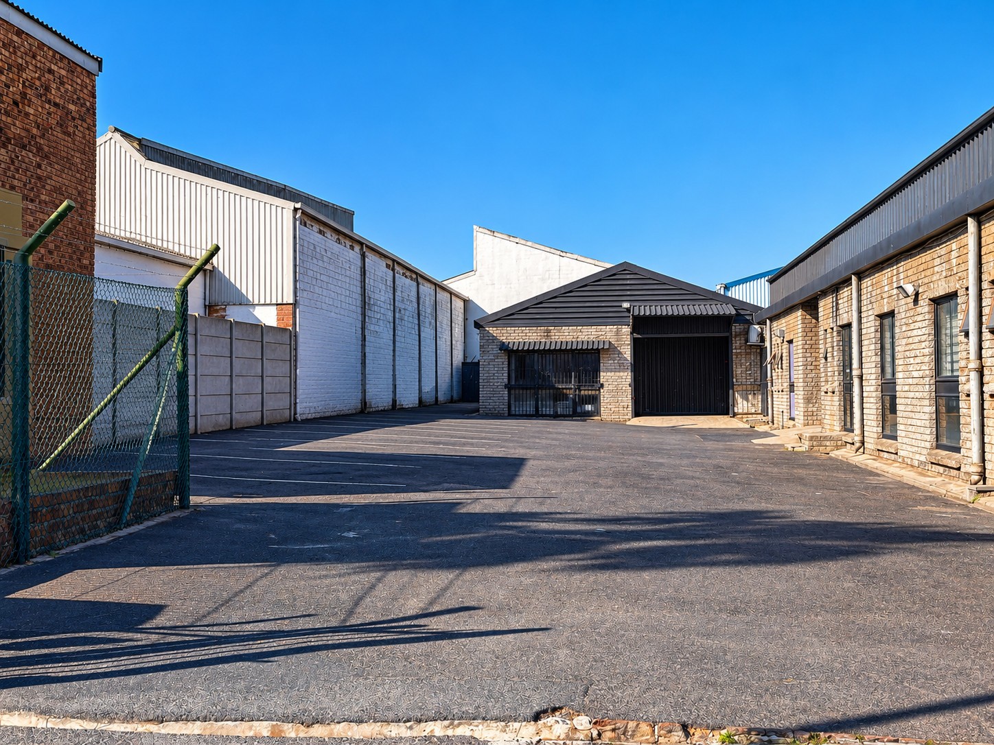 Industrial Property for rent in Montague Gardens, Milnerton, 13 3rd, Montague Gardens, Milnerton, Western Cape, 885 m²