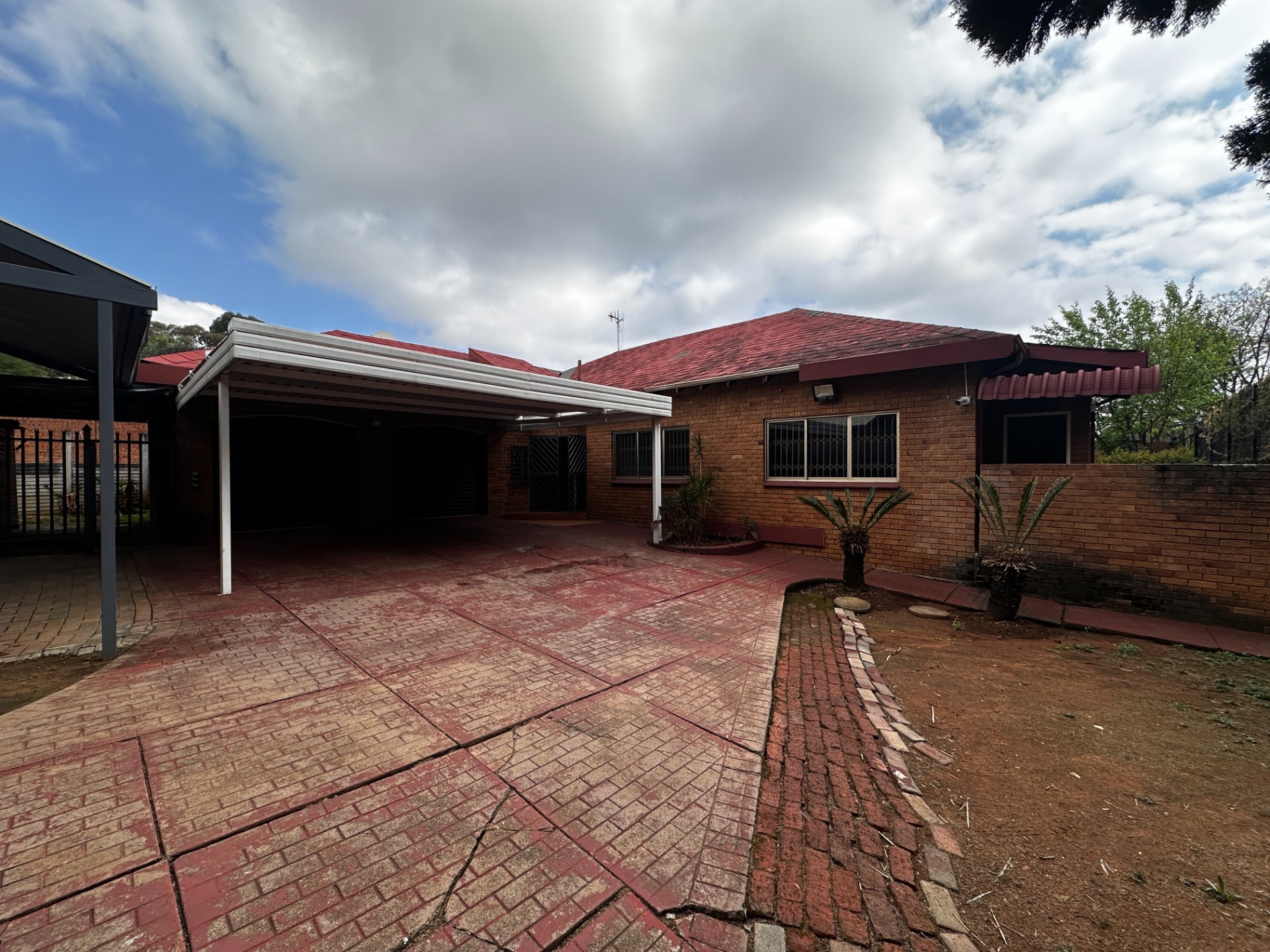 House for sale in Baileys Muckleneuk, Pretoria, 335 m²