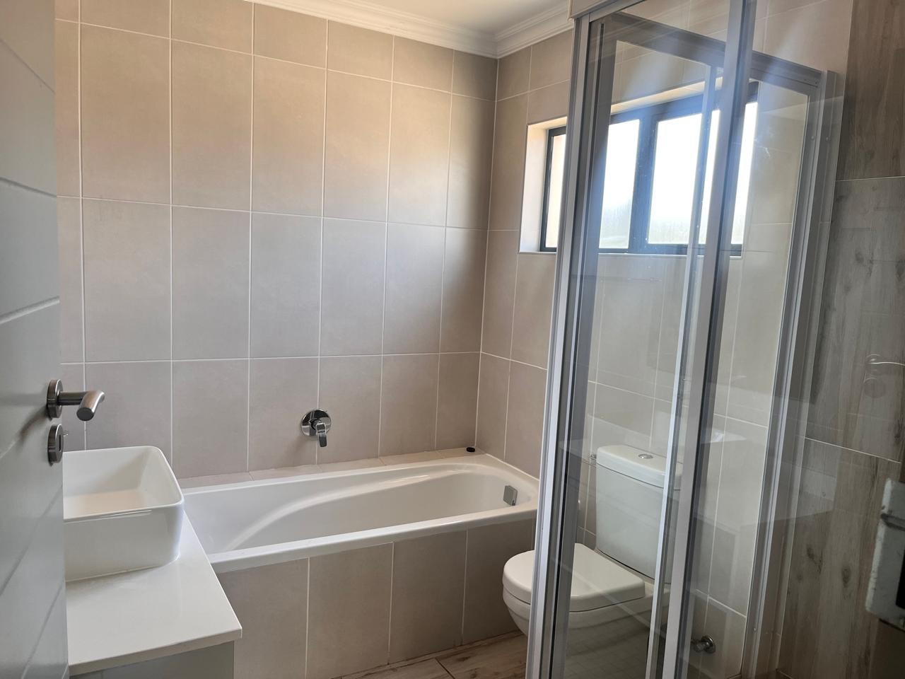 Apartment for rent in Carlswald Estate, Midrand, 100 m²