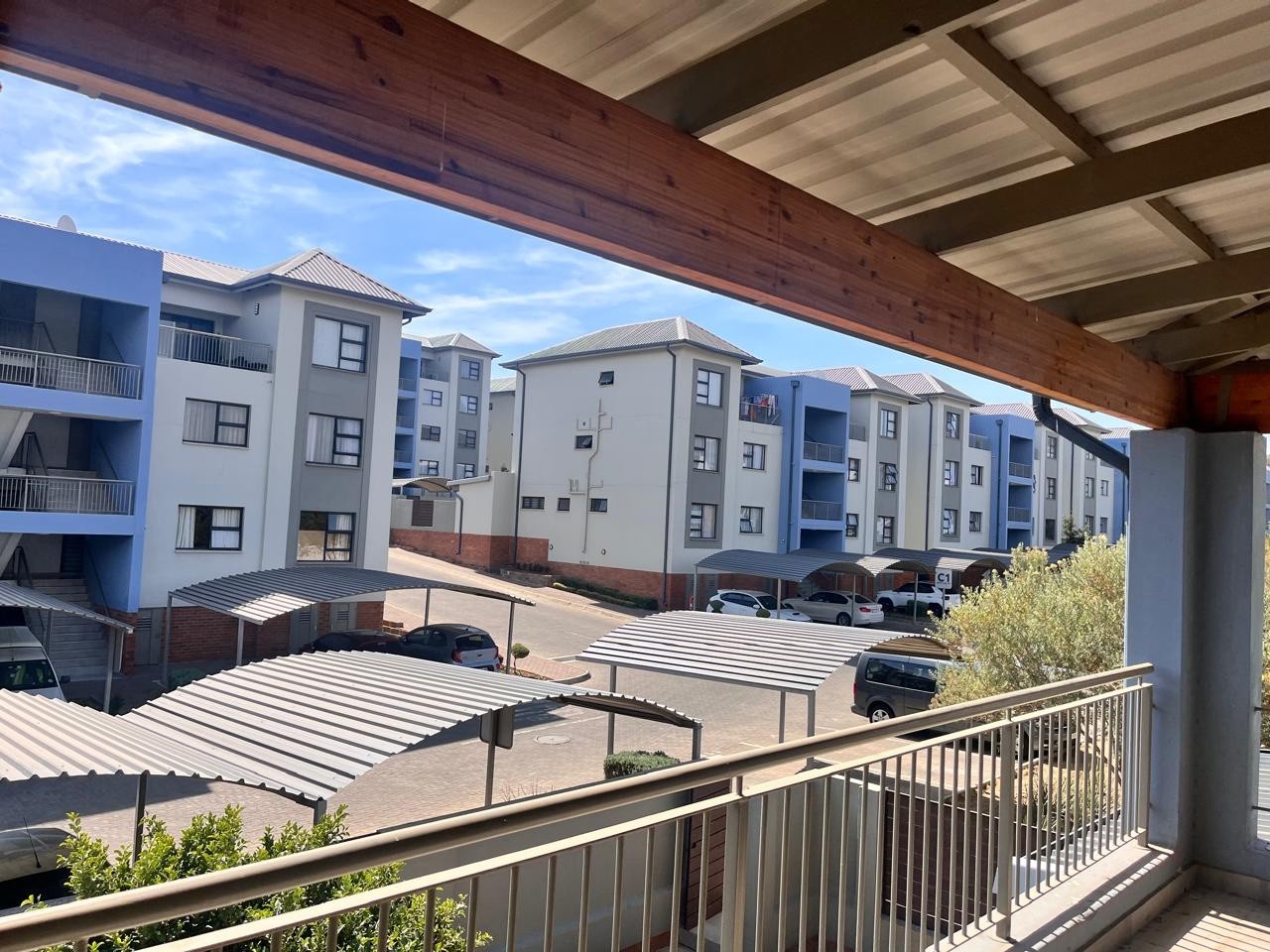 Apartment for rent in Carlswald Estate, Midrand, 100 m²