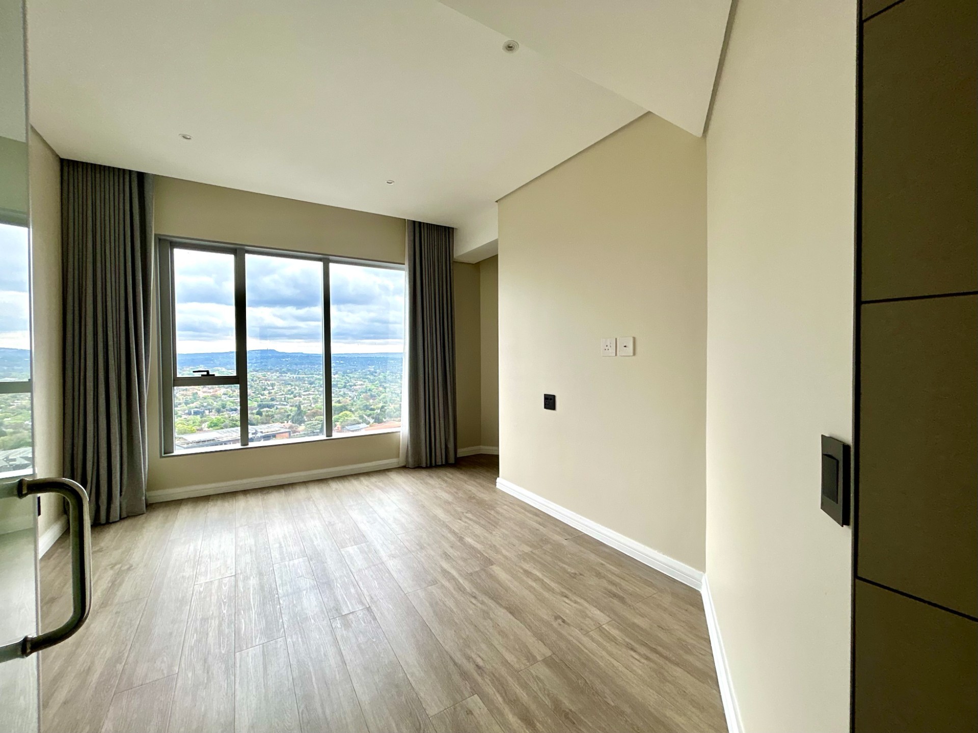 Apartment for rent in Sandton Central, Sandton, 119 m²