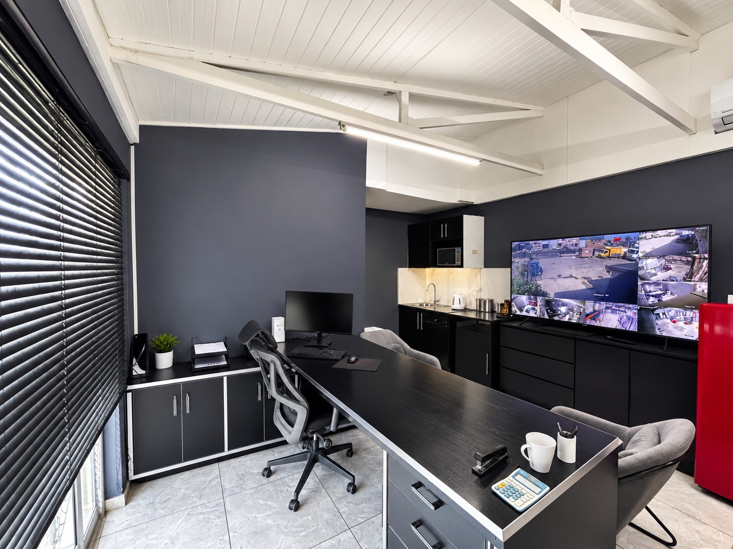 Industrial Property for sale in Montague Gardens, Milnerton, 1600 m²