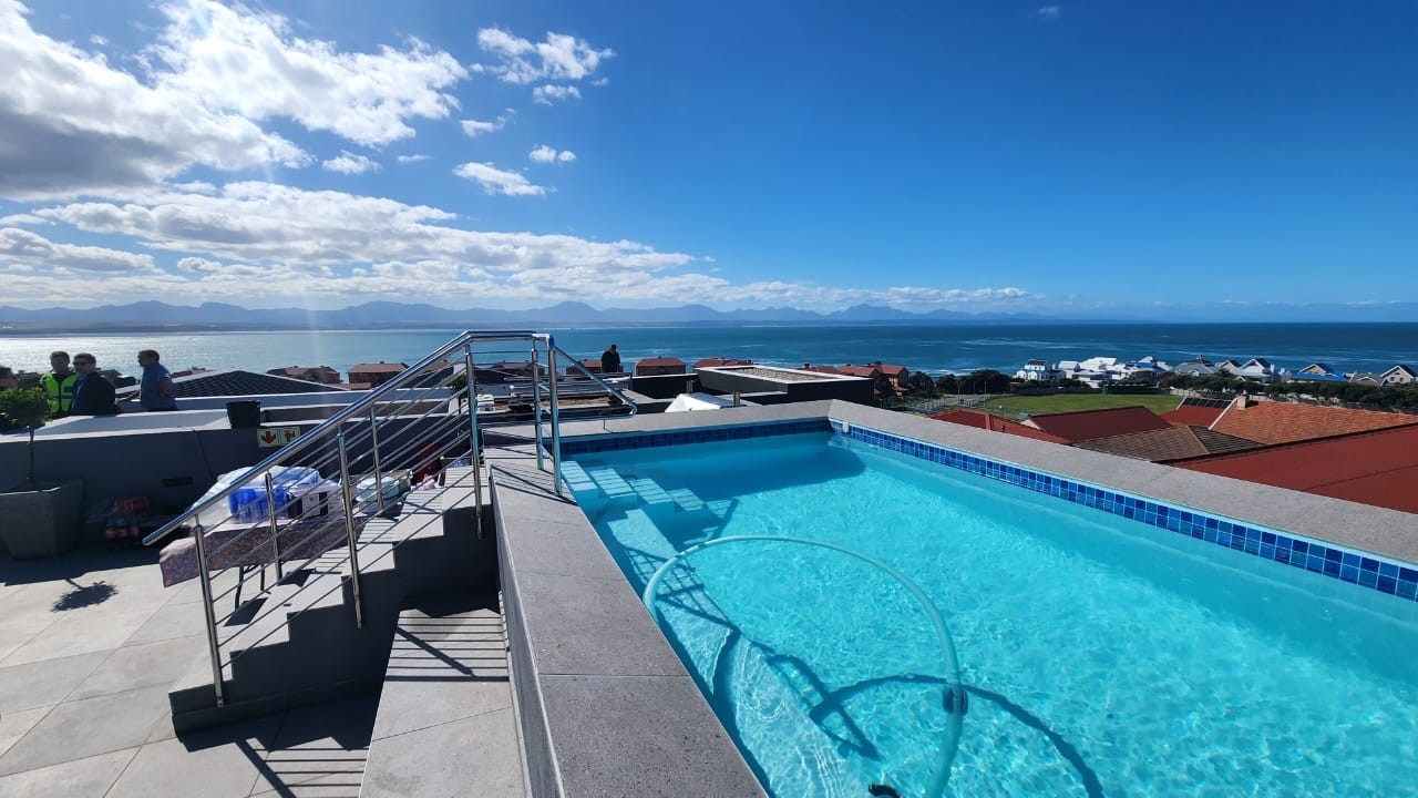 Apartment for sale in Mossel Bay Central, Mossel Bay, 50 m²