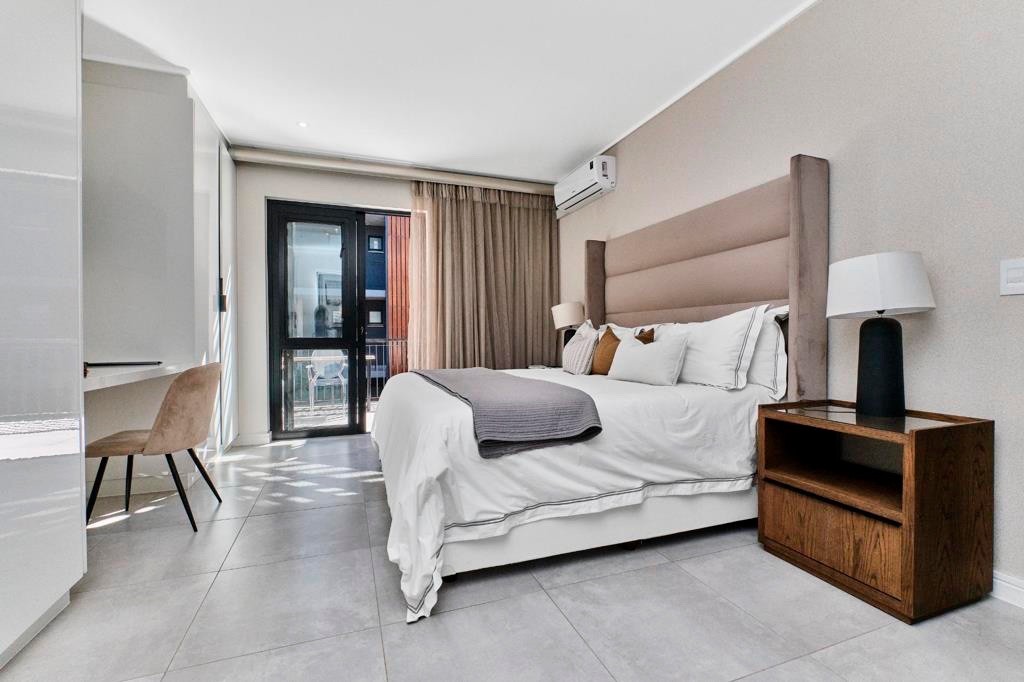 Apartment for rent in Hyde Park, Sandton, 150 m²