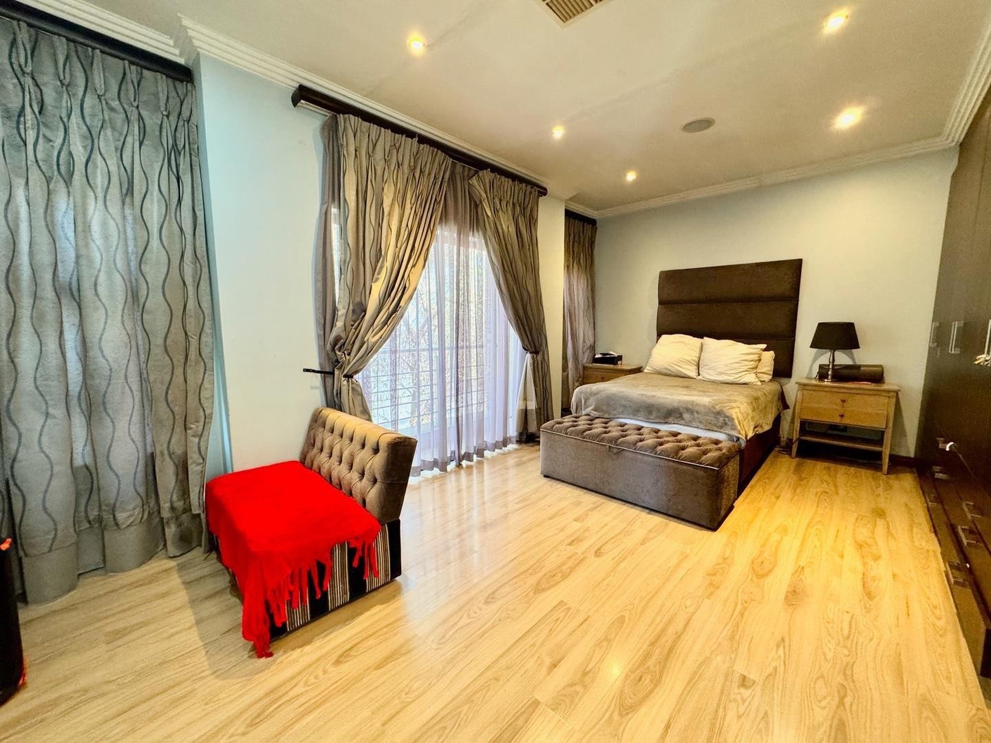 House for rent in Waterfall Country Estate, Midrand, 1250 m²