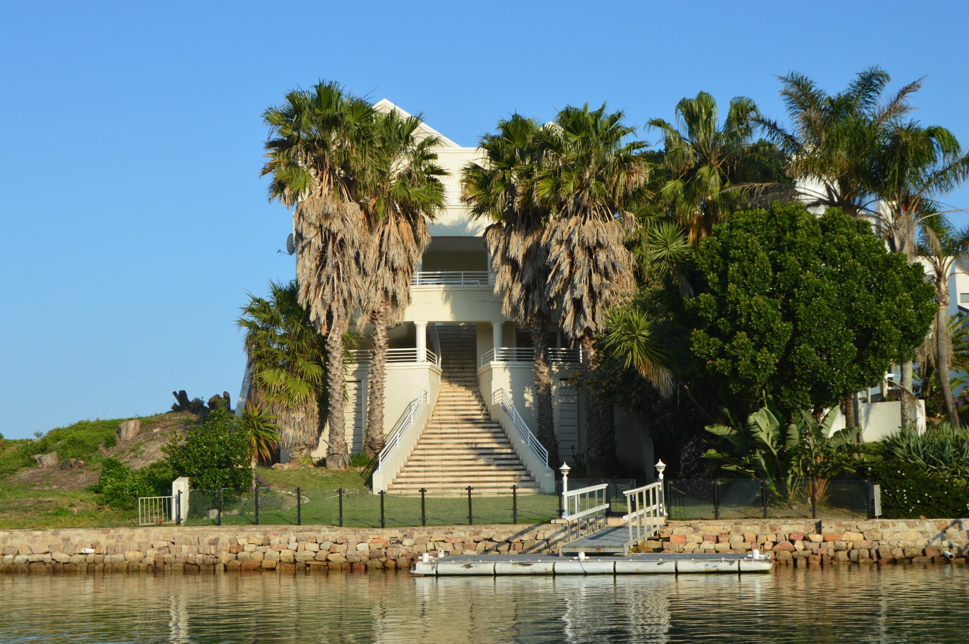 R11 500 000 MAJESTIC 7 BEDROOM VILLA WITH SEA AND CANAL VIEWS
