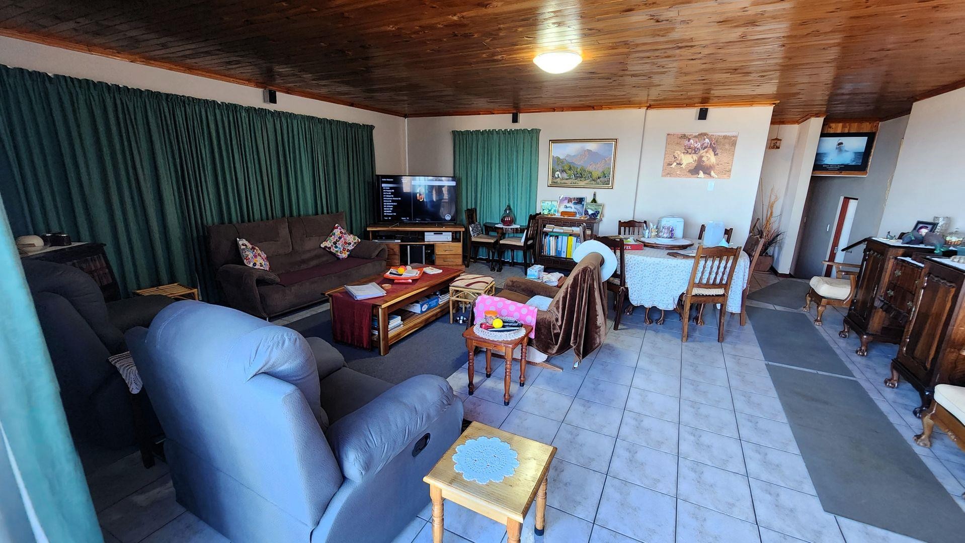 House for sale in Dana Bay, Mossel Bay, 300 m²