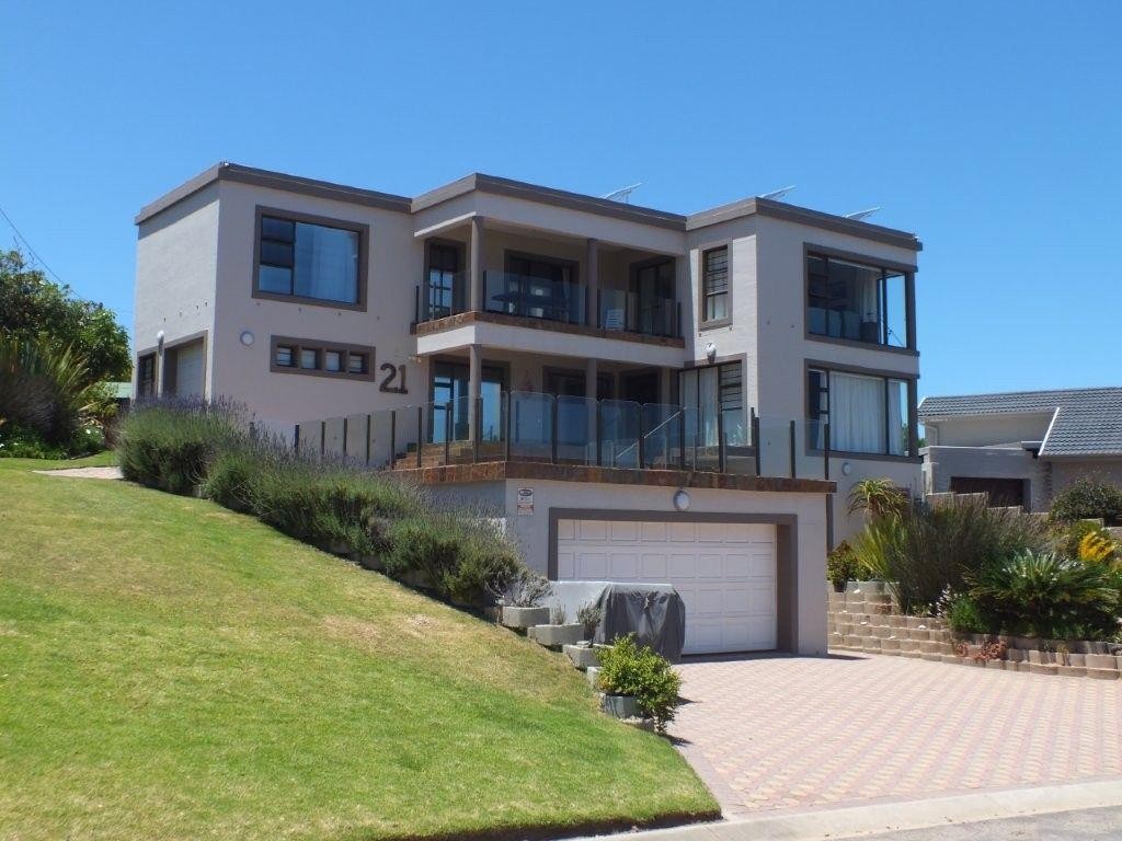 House for sale in Dana Bay, Mossel Bay, 356 m²