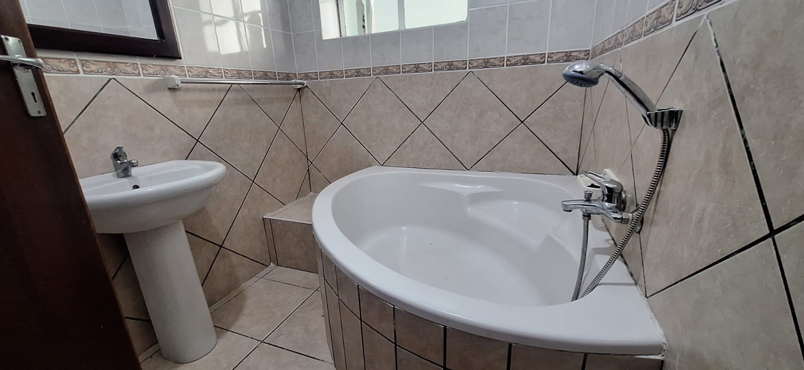 Apartment for sale in Belgravia, Kimberley, 18, Rhodes Court, 25 Park Road, Belgravia, Kimberley, Northern Cape, 76 m²