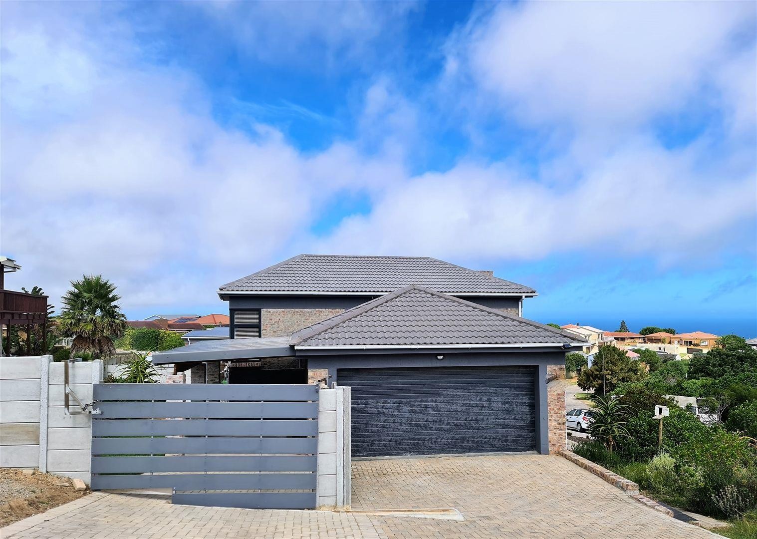 House for sale in Dana Bay, Mossel Bay, 301 m²