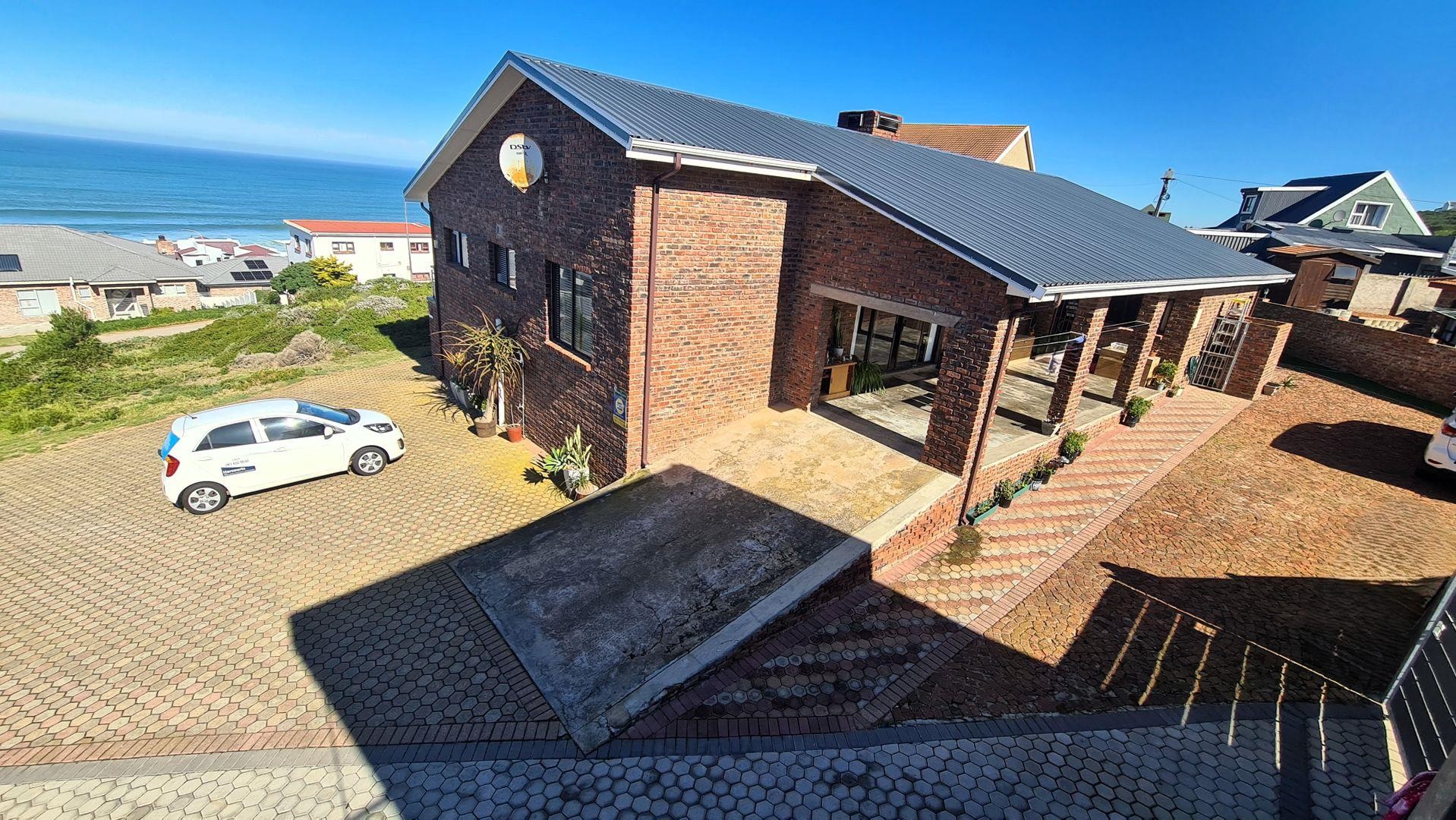 House for sale in Dana Bay, Mossel Bay, 300 m²