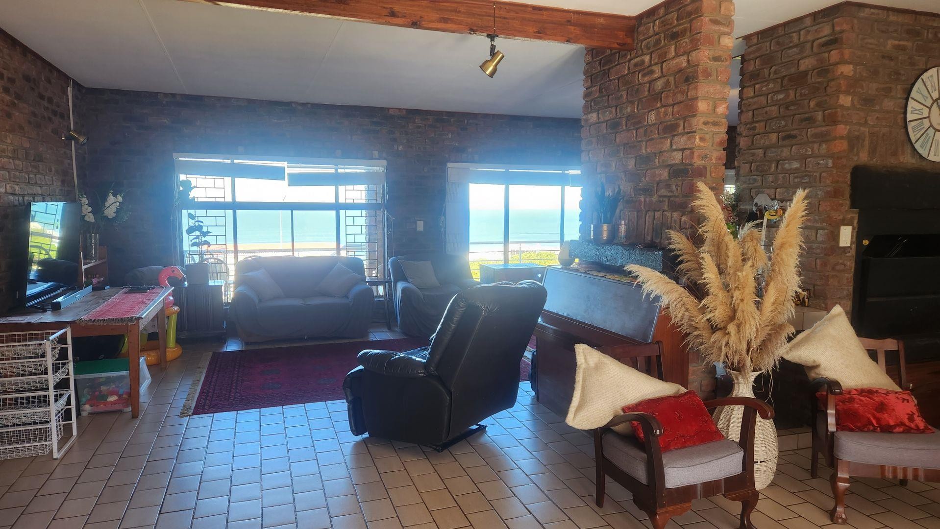 House for sale in Dana Bay, Mossel Bay, 300 m²