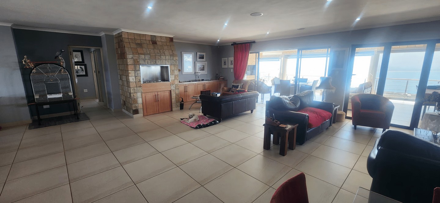 House for sale in Da Nova, Mossel Bay, 465 m²