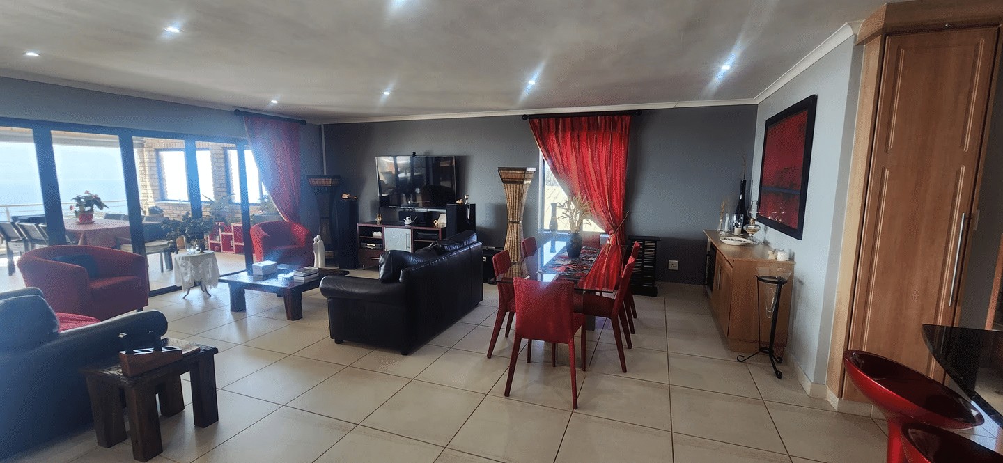 House for sale in Da Nova, Mossel Bay, 465 m²