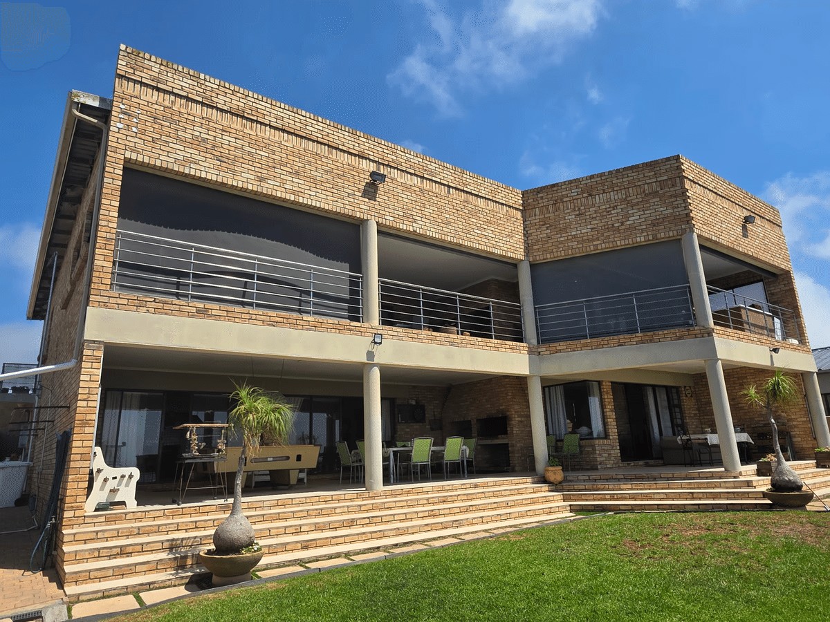 House for sale in Da Nova, Mossel Bay, 465 m²