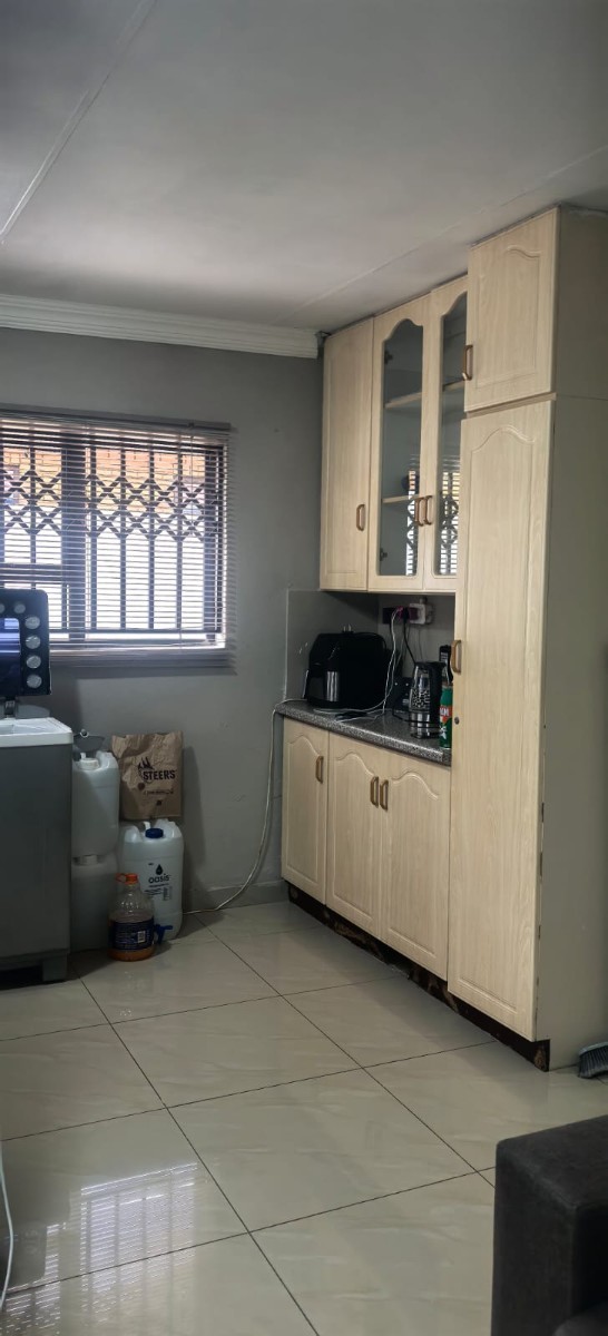 House for sale in Soshanguve UU, Soshanguve, 220 m²