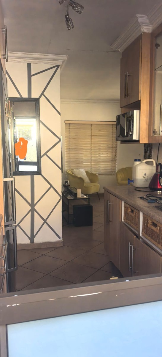 House for sale in Soshanguve VV, Soshanguve, 258 m²