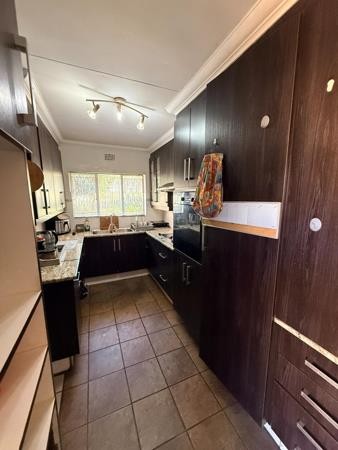 House for sale in Glen Marais, Kempton Park, 991 m²