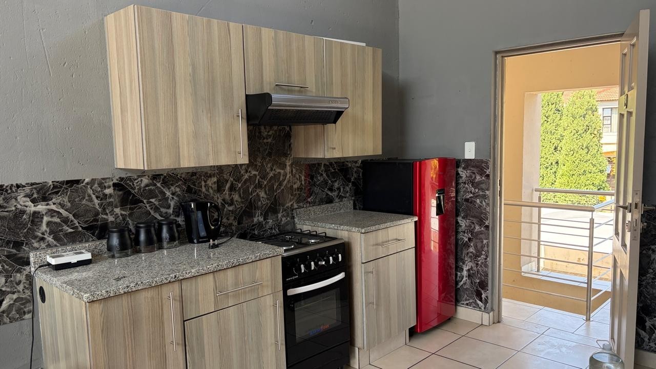 Apartment for rent in Lonehill, Sandton, 0, Ihita Complex, 21 Fountain Road, Beverley, Lonehill, Sandton, Gauteng