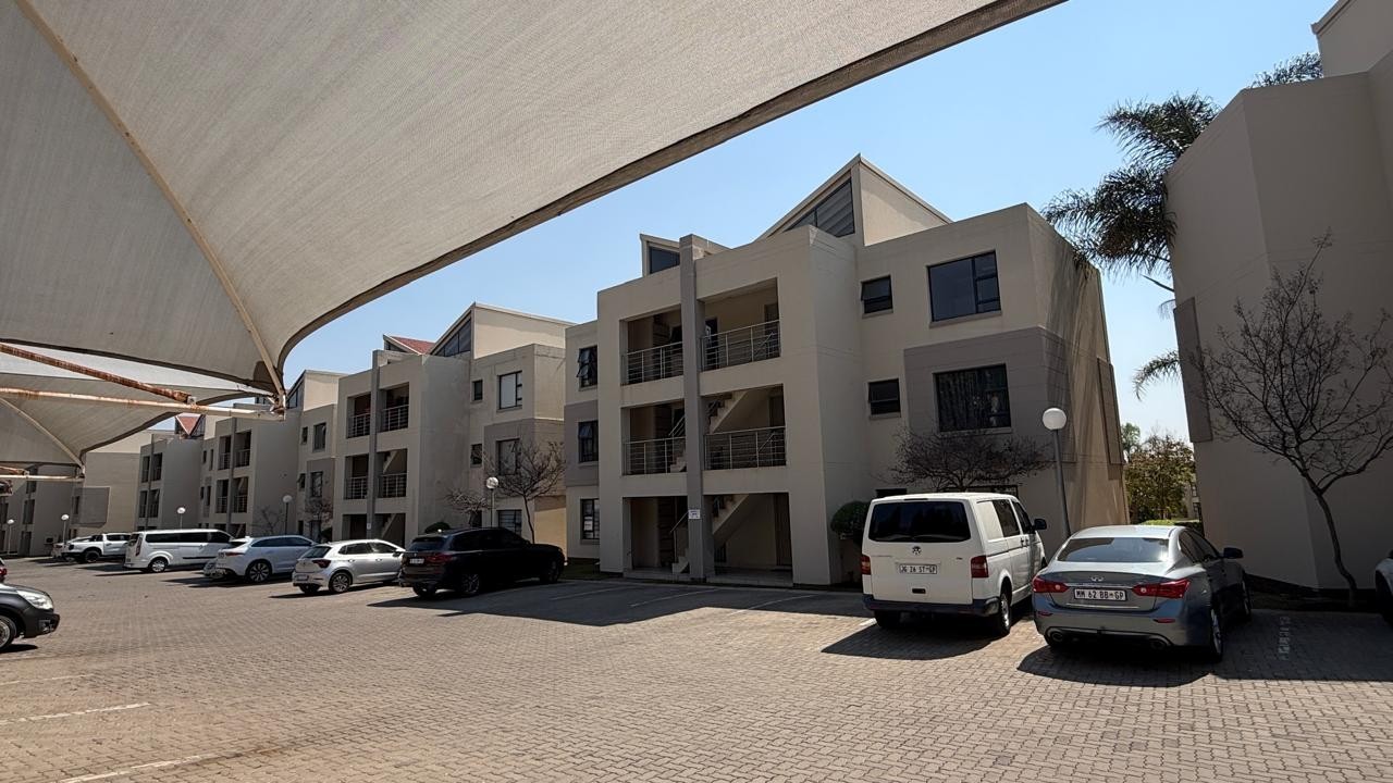 Apartment for rent in Lonehill, Sandton, 0, Ihita Complex, 21 Fountain Road, Beverley, Lonehill, Sandton, Gauteng