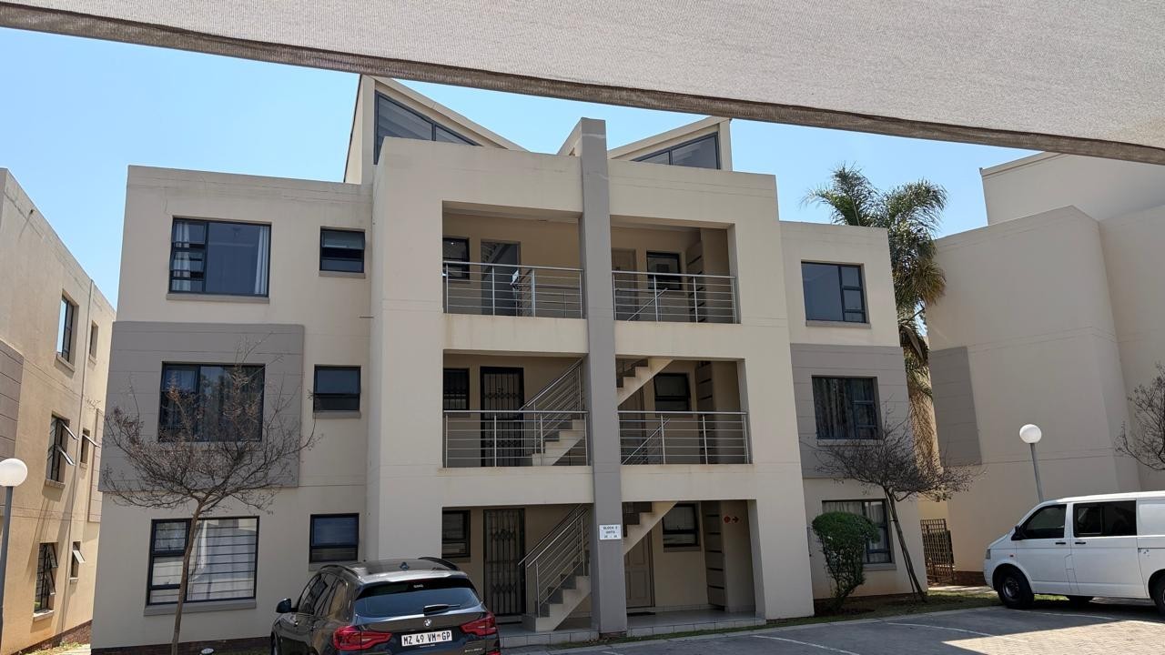 Apartment for rent in Lonehill, Sandton, 0, Ihita Complex, 21 Fountain Road, Beverley, Lonehill, Sandton, Gauteng