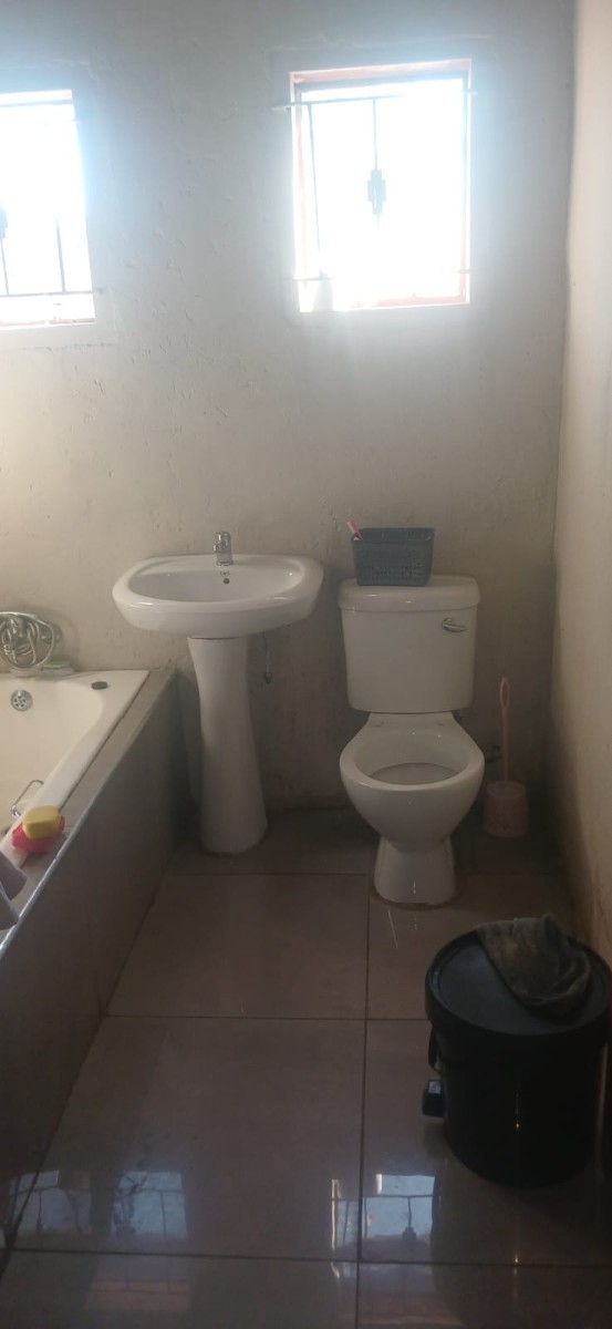 House for sale in Mhluzi, Middelburg, 250 m²