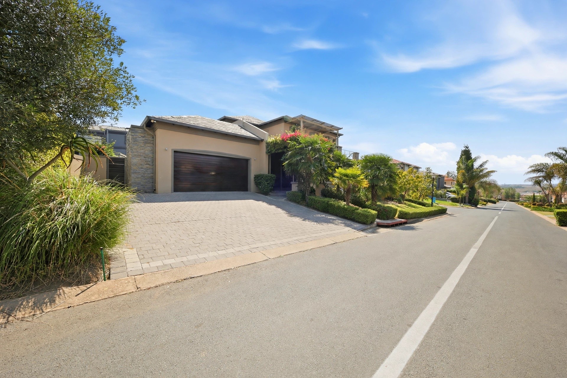 House for sale in Blue Valley Golf Estate, Centurion, 520 m²