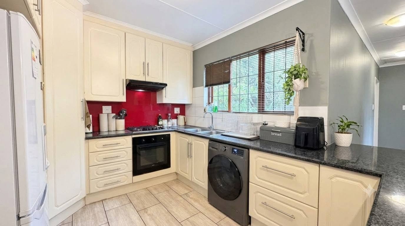 House for sale in Bloubosrand, Randburg, 110 m²