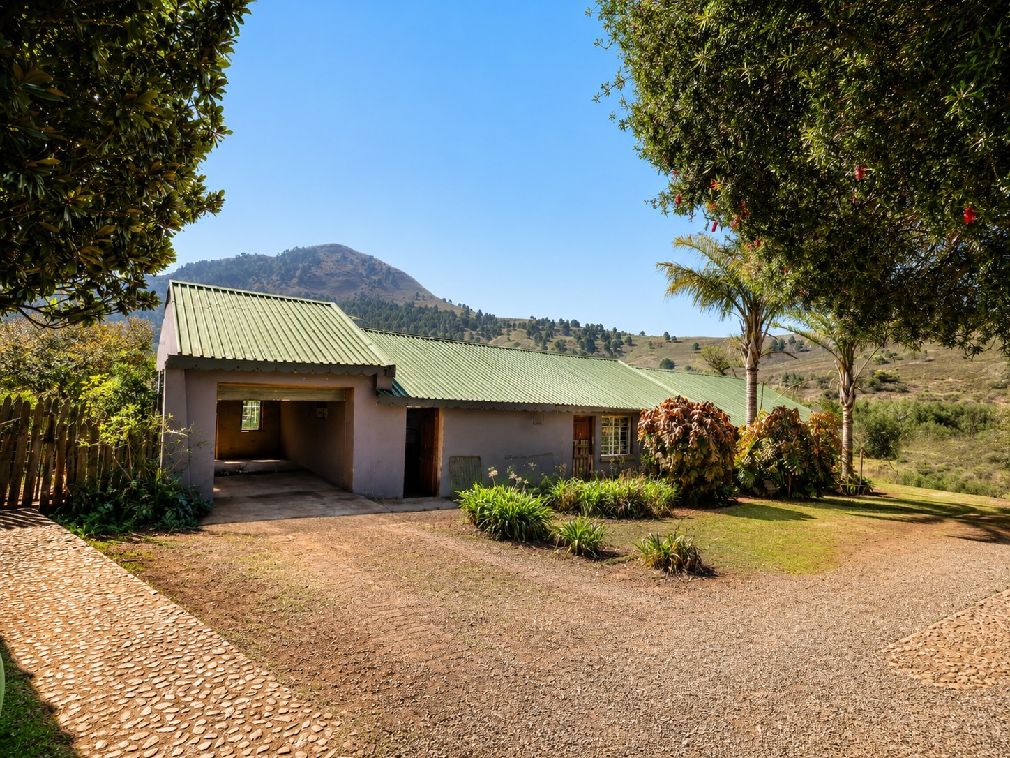 Farm for sale in Mashishing, Lydenburg, 1200000 m²