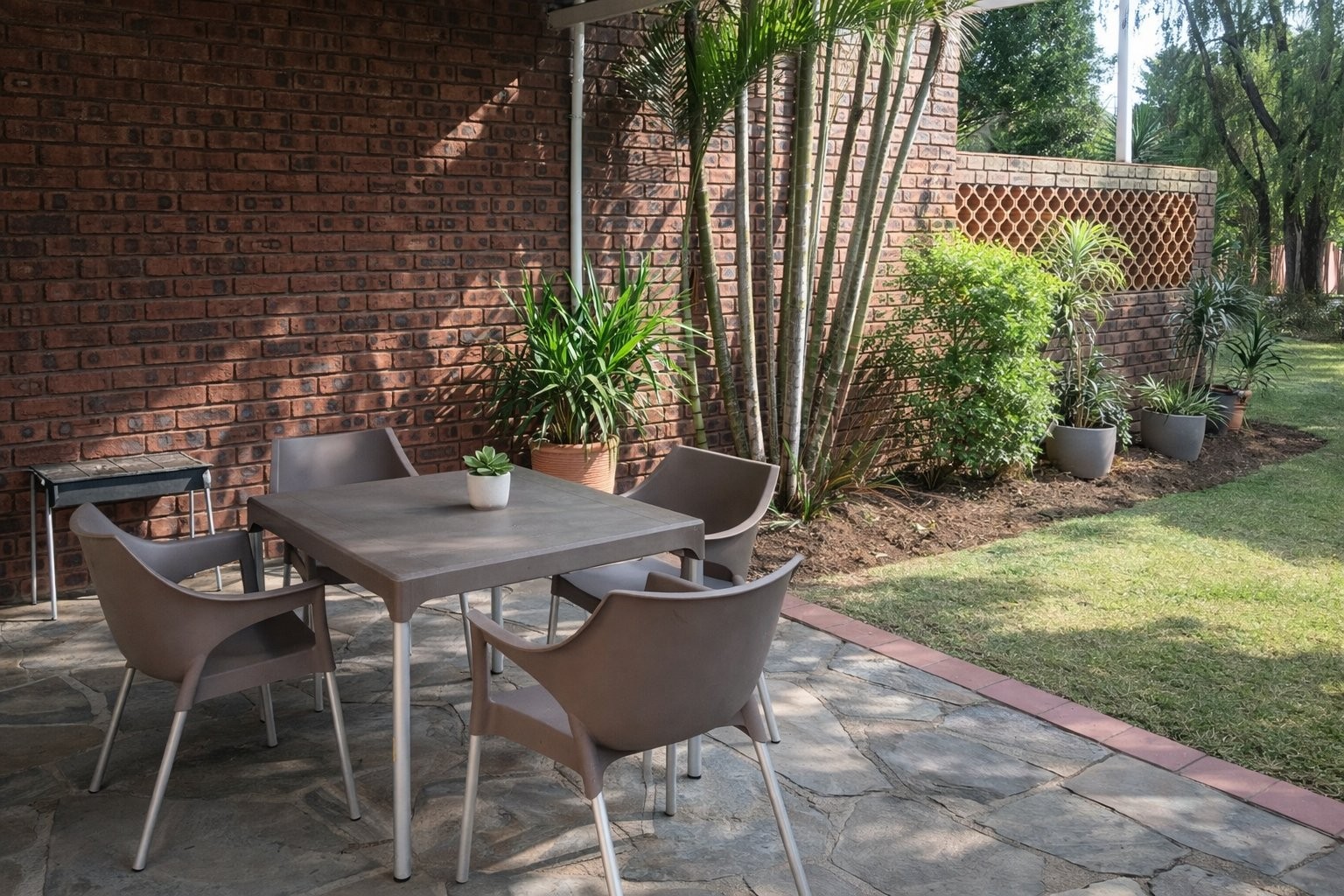 Comfortable Secure Townhouse Living in a Convenient Location