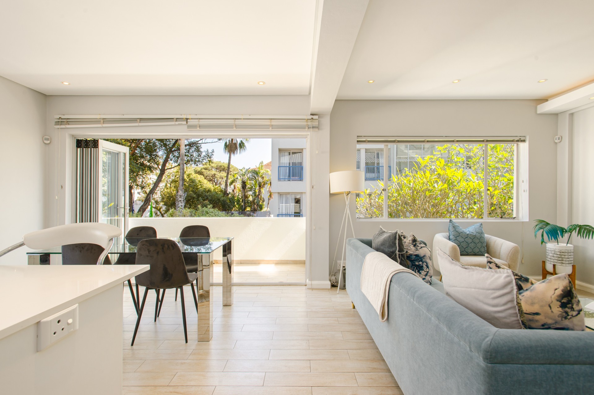 Apartment for sale in Sea Point, Cape Town, 86 m²