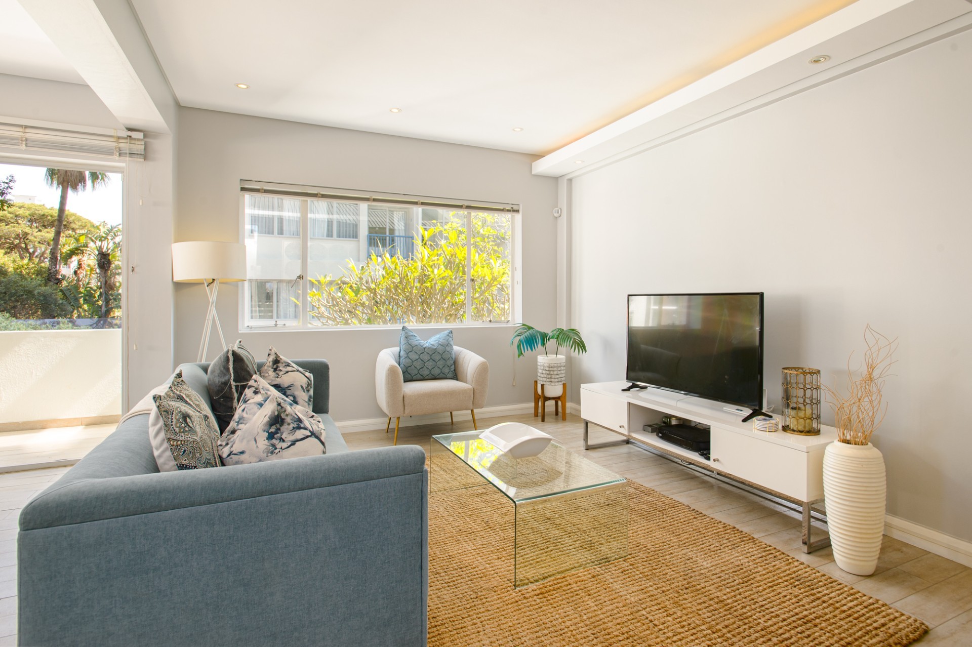 Apartment for sale in Sea Point, Cape Town, 86 m²