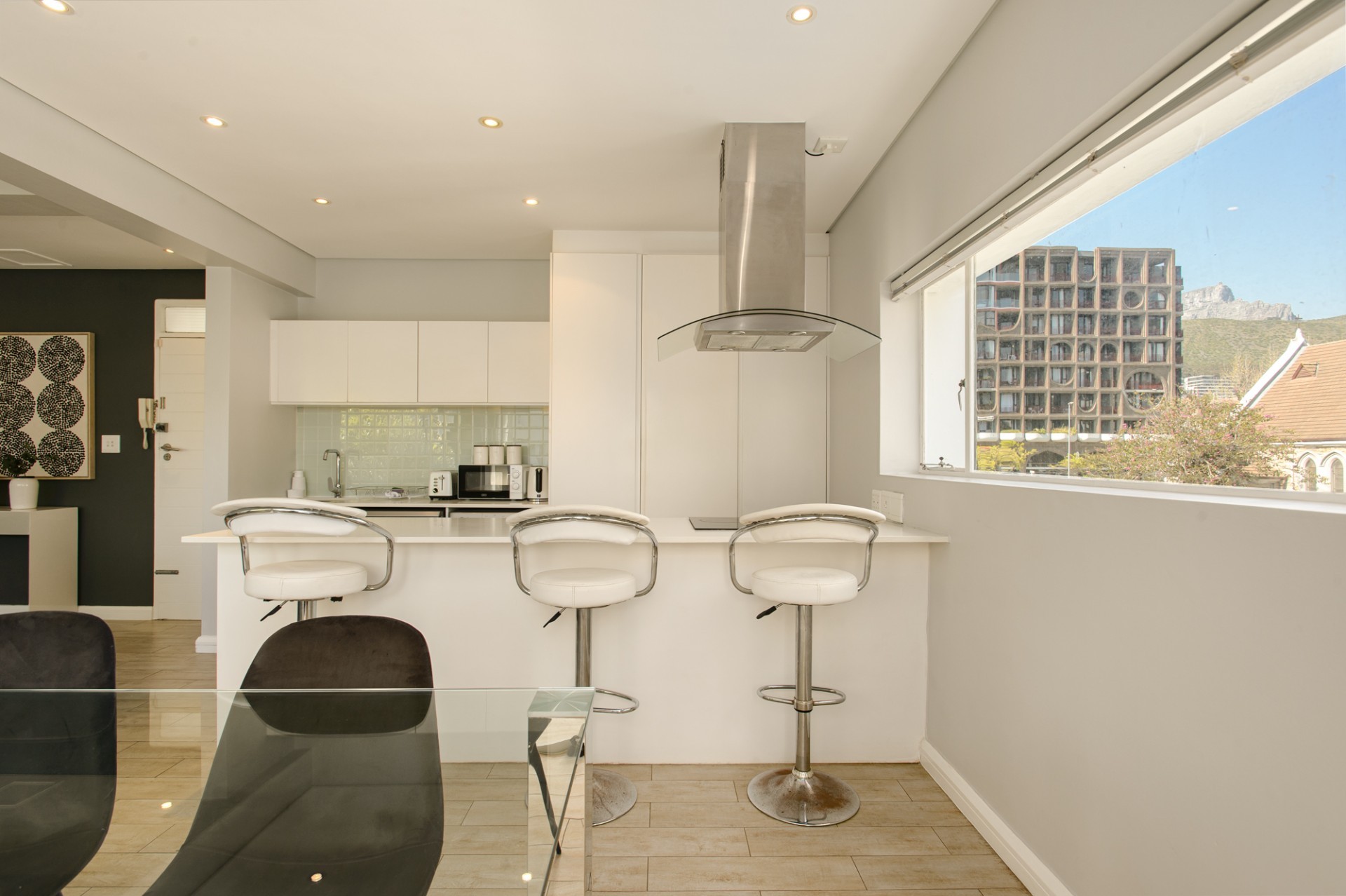 Apartment for sale in Sea Point, Cape Town, 106 m²