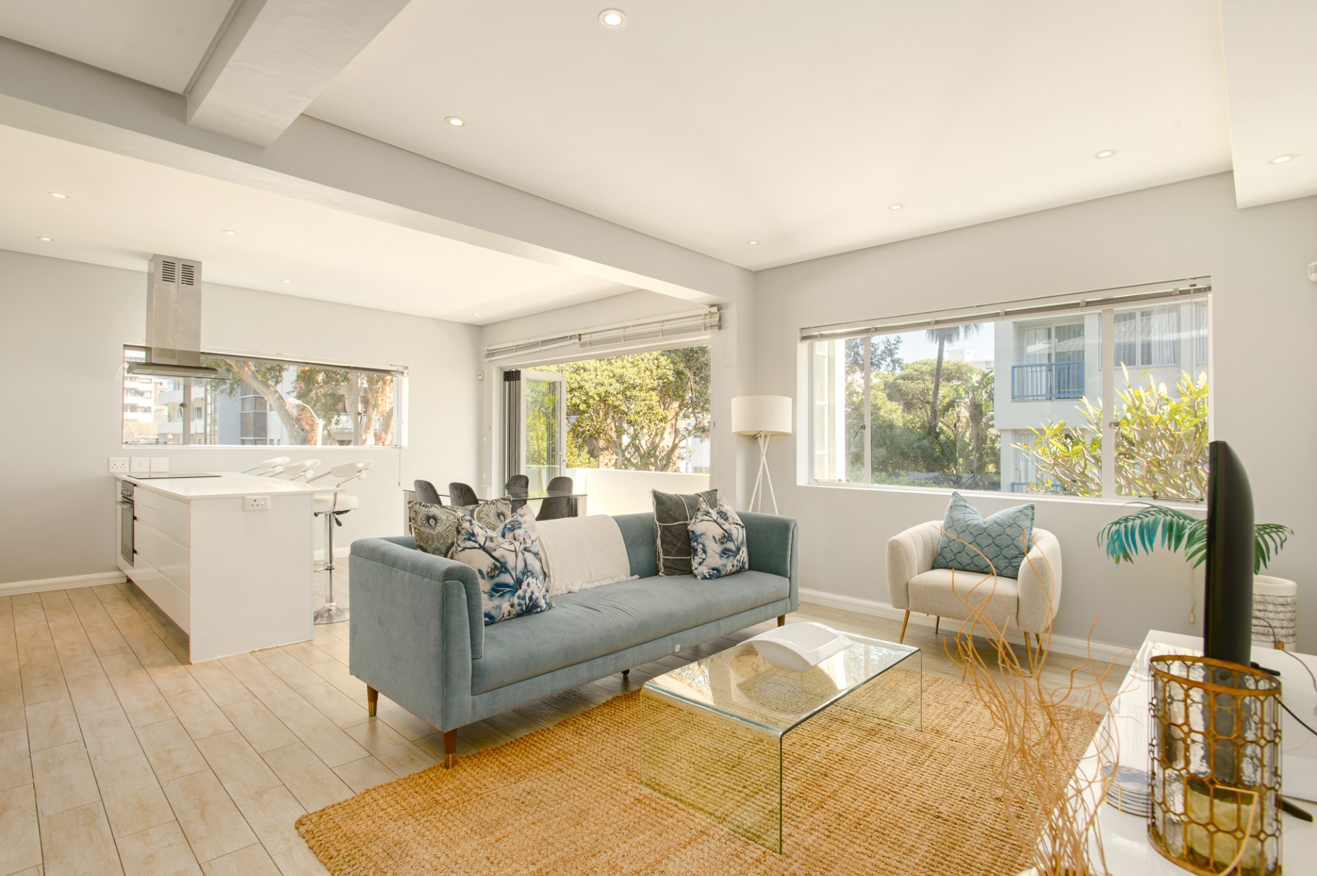 Apartment for sale in Sea Point, Cape Town, 86 m²