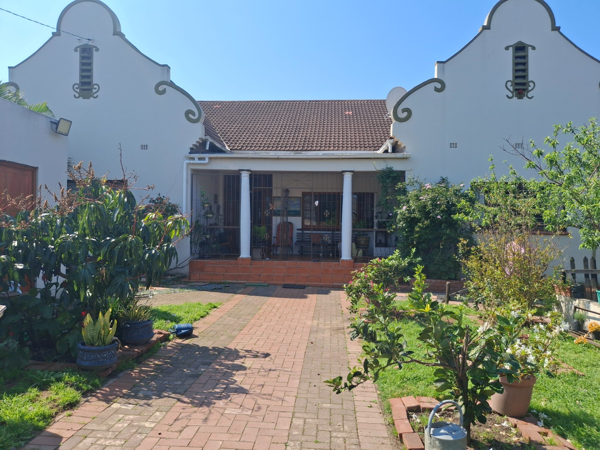 House for sale in Cambridge, East London, 840 m²