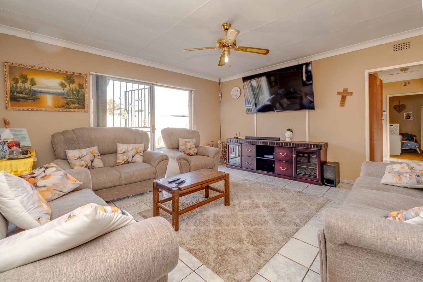 House for sale in Witpoortjie, Roodepoort, 380 m²