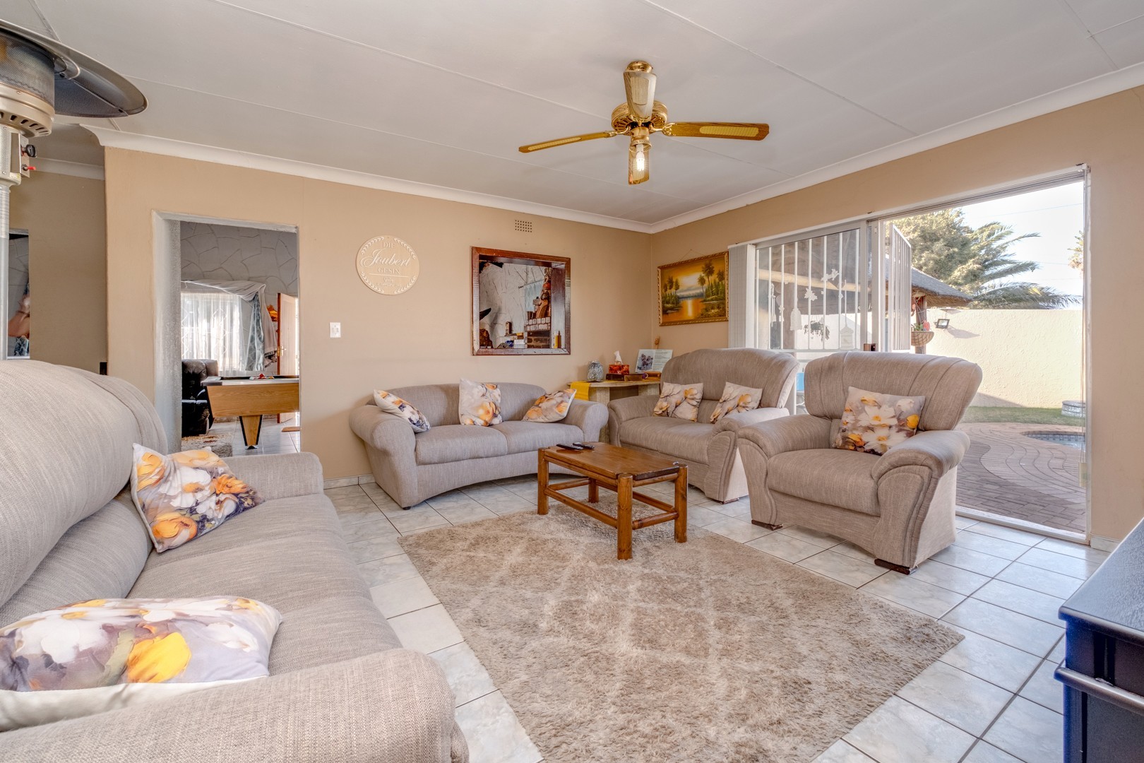 House for sale in Witpoortjie, Roodepoort, 380 m²