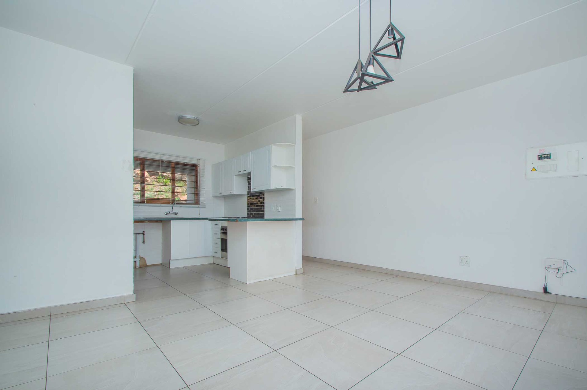 Apartment for rent in Constantia Kloof, Roodepoort, 62 m²