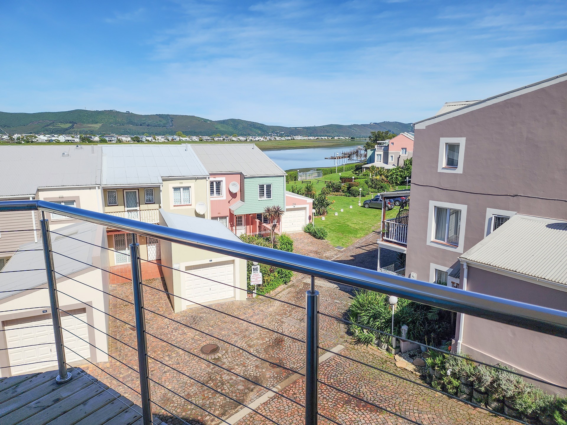 House for sale in Costa Sarda, Knysna, 200 m²