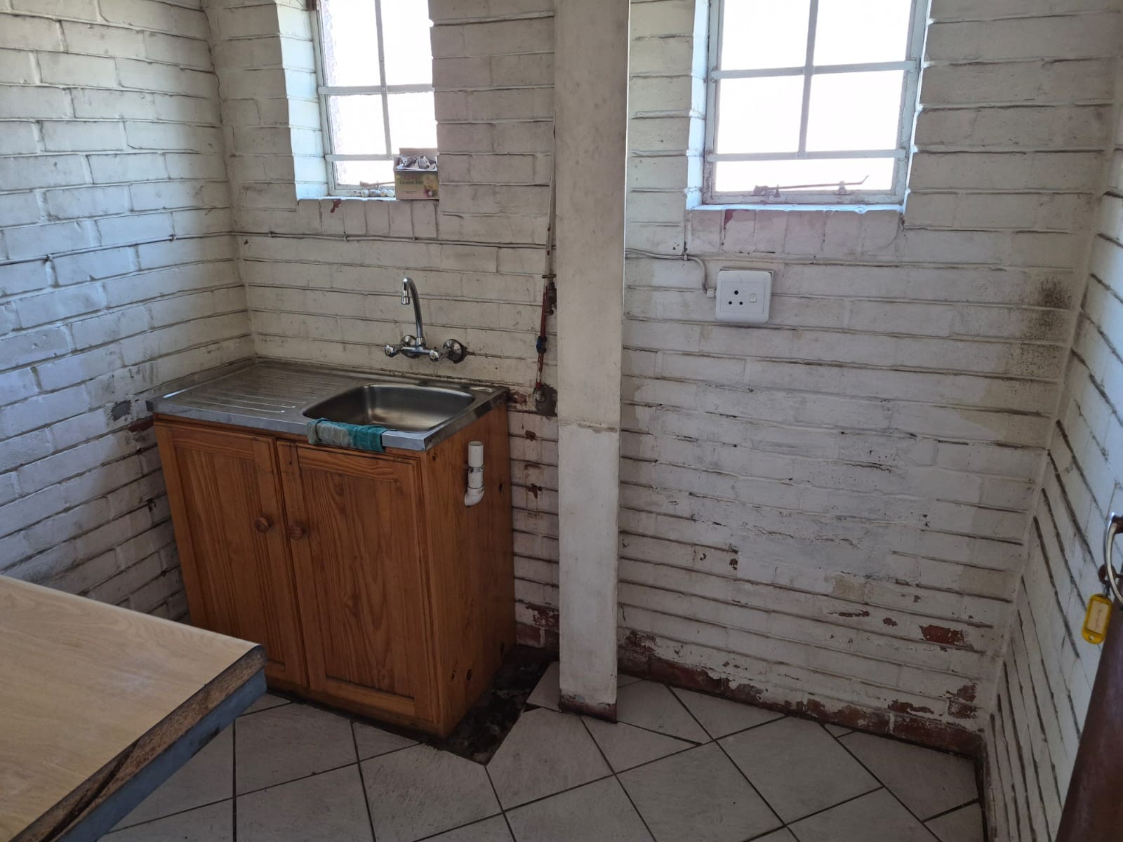 Industrial Property for sale in Korsten, Port Elizabeth, 693 m²