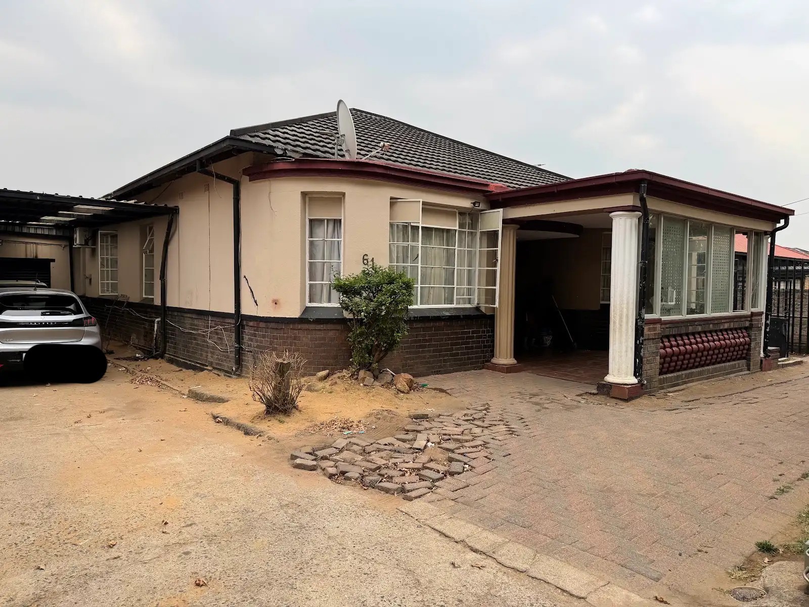 House for sale in Johannesburg South, 1156 m²