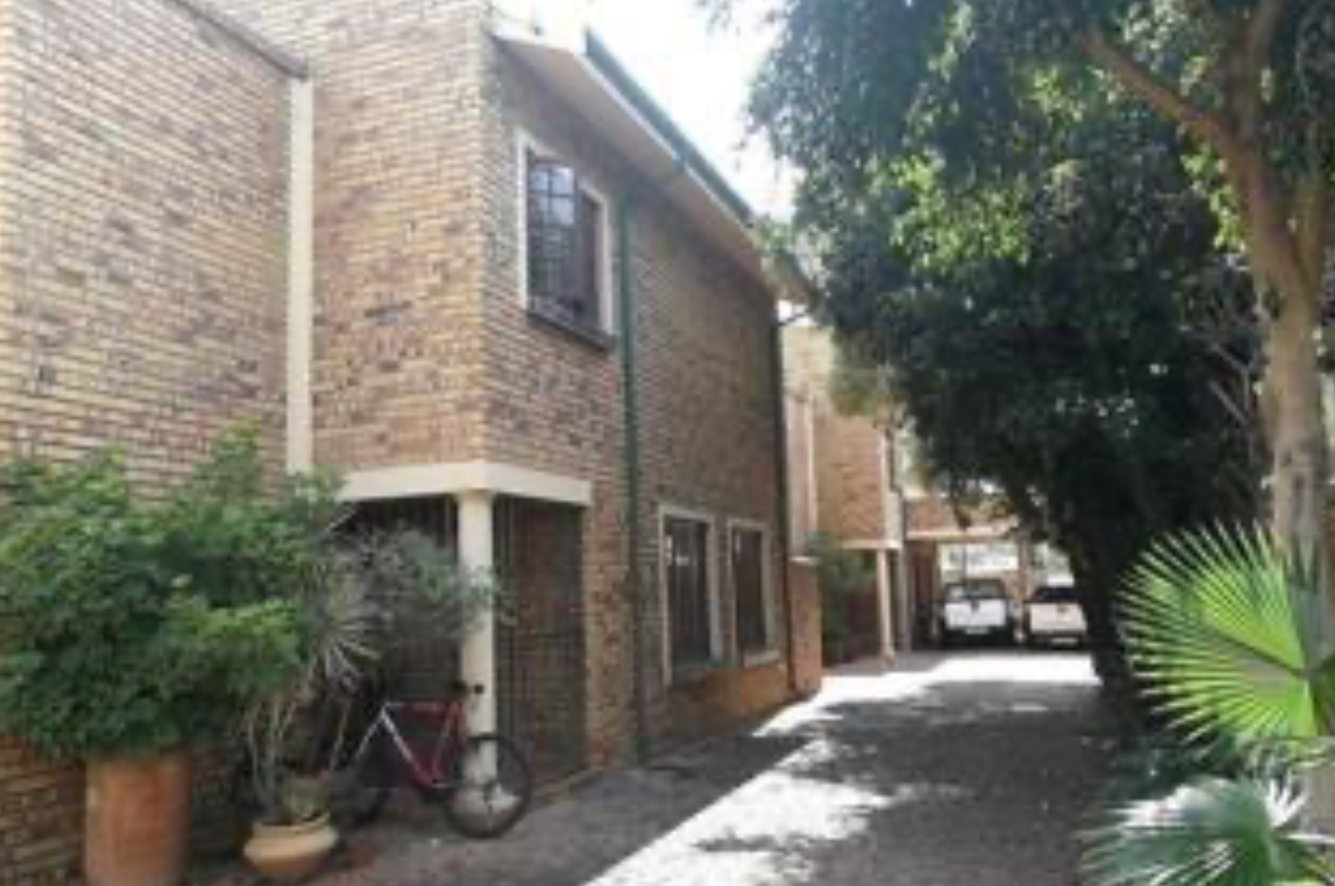 Commercial Property for sale in Hatfield, Pretoria, 1230 m²