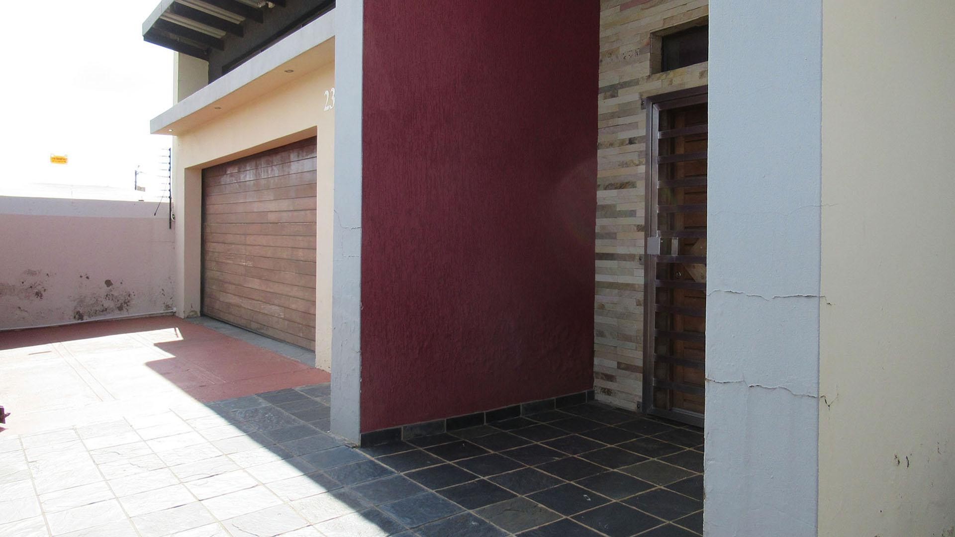 House for sale in Mid Ennerdale, Johannesburg, 226 m²