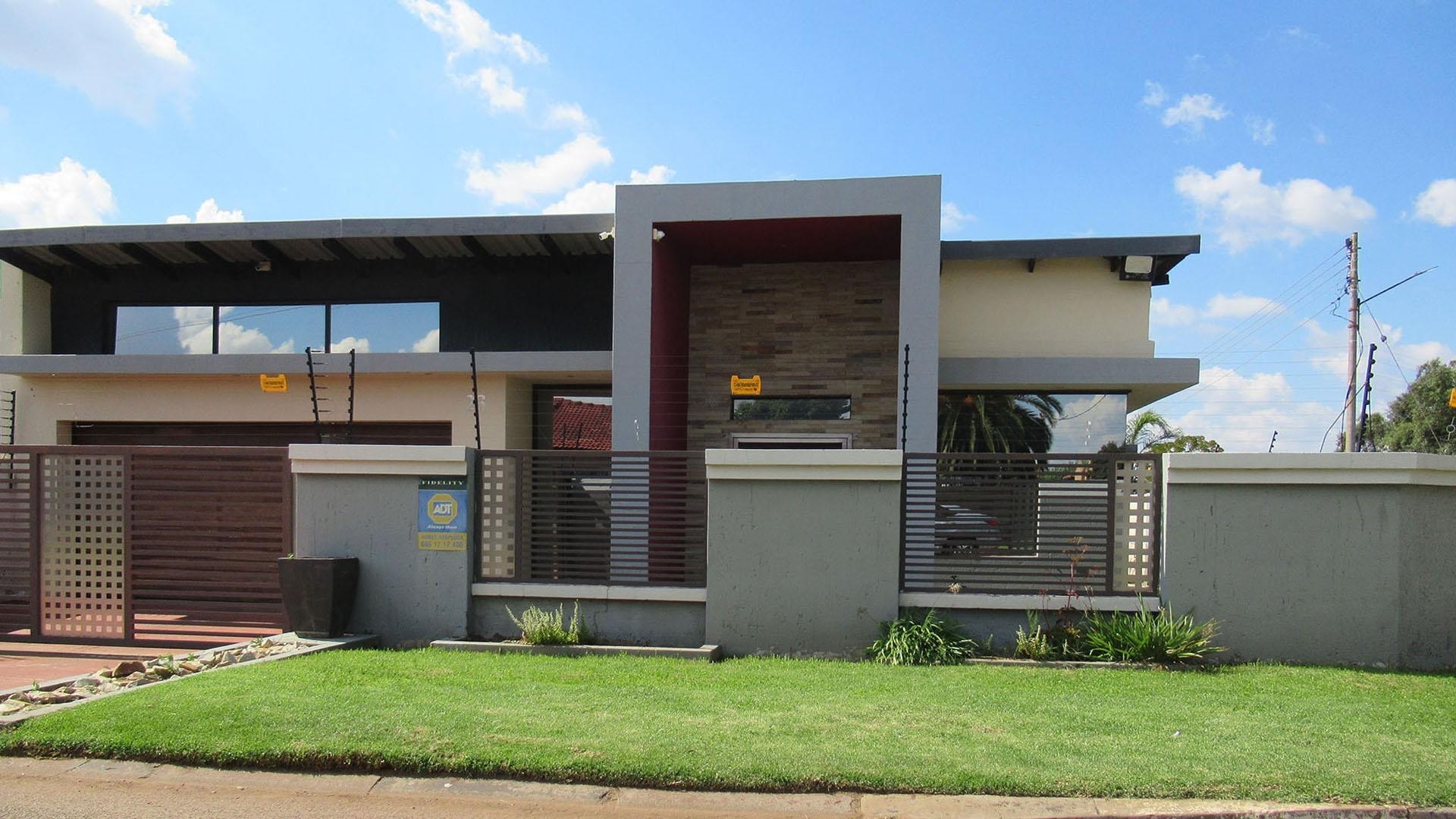 House for sale in Mid Ennerdale, Johannesburg, 226 m²