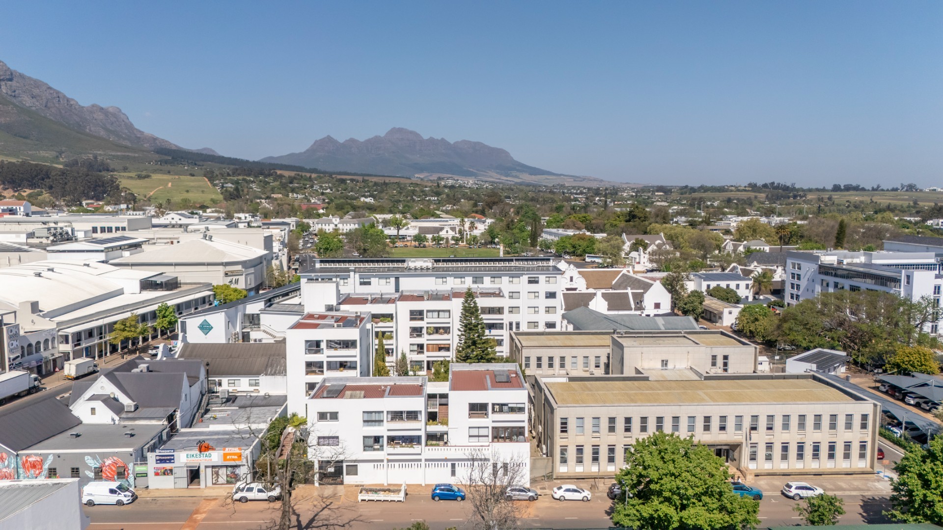 Apartment for sale in Stellenbosch Central, Stellenbosch, 151 m²