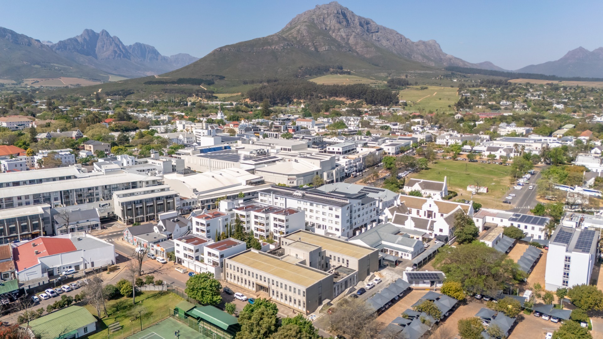 Apartment for sale in Stellenbosch Central, Stellenbosch, 151 m²