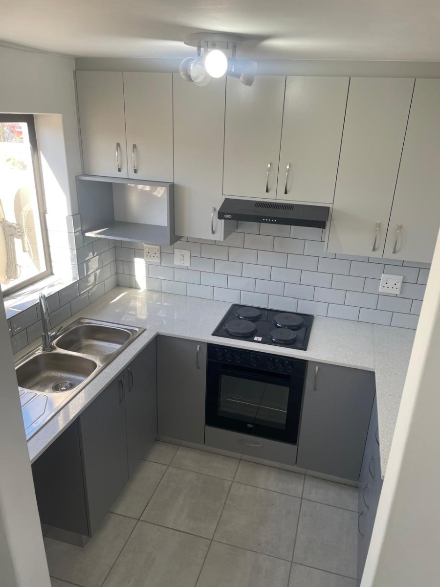 Complex for rent in Kirstenhof, Cape Town, 8 Kirstenhof Meadows, Kirstenhof Meadows, 1 Seabreeze Road, Kirstenhof, Cape Town, Western Cape